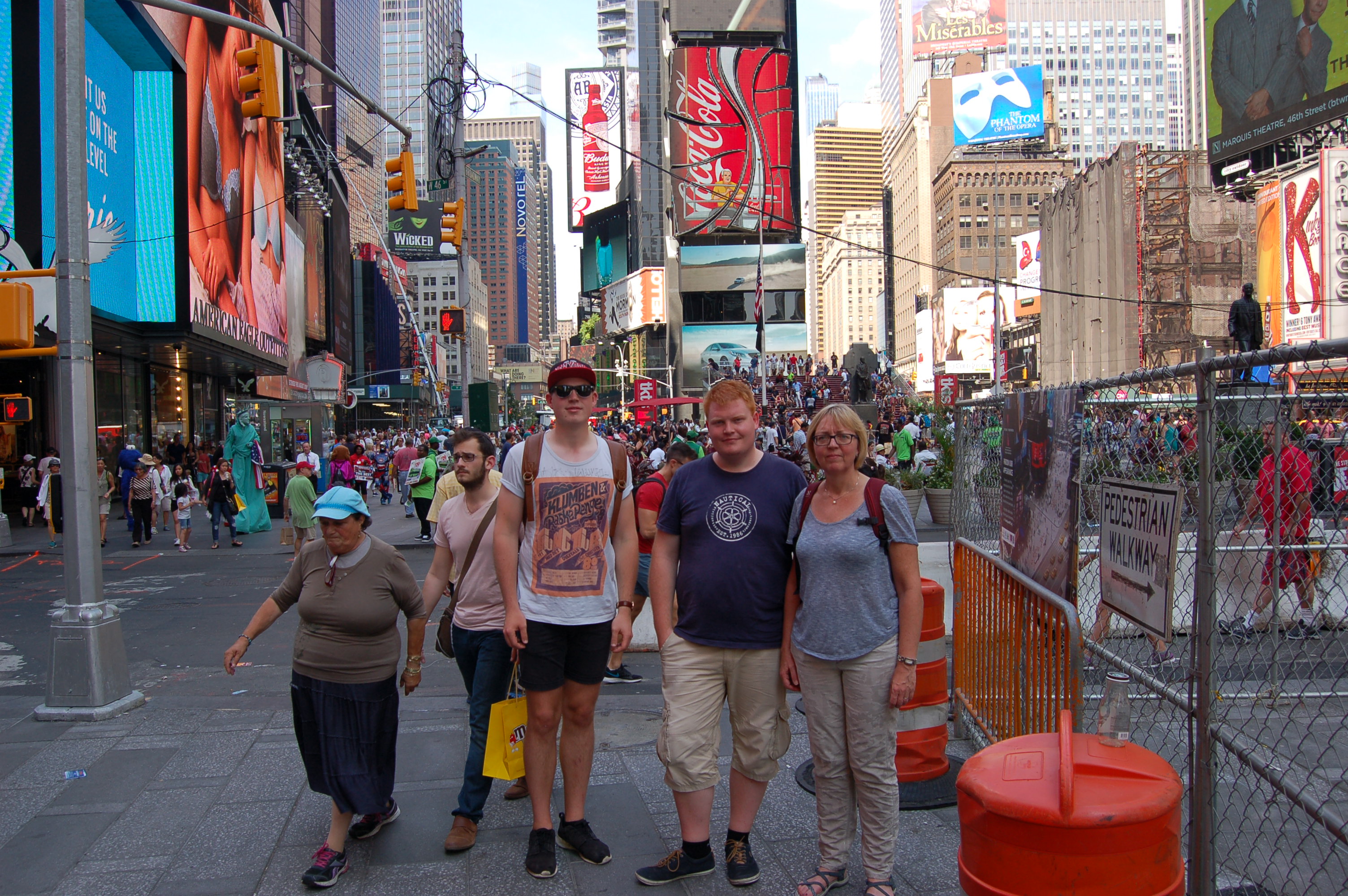 Ulla, Mathias og SImon på Time Square i New York
